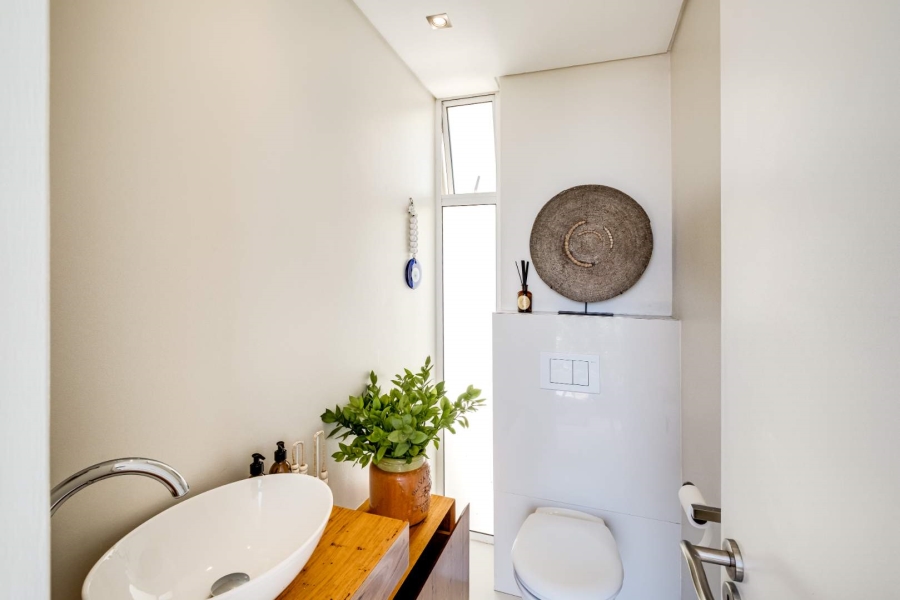 3 Bedroom Property for Sale in Green Point Western Cape